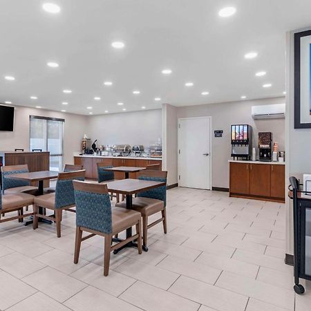 Comfort Inn & Suites บรันสวิก ภายนอก รูปภาพ