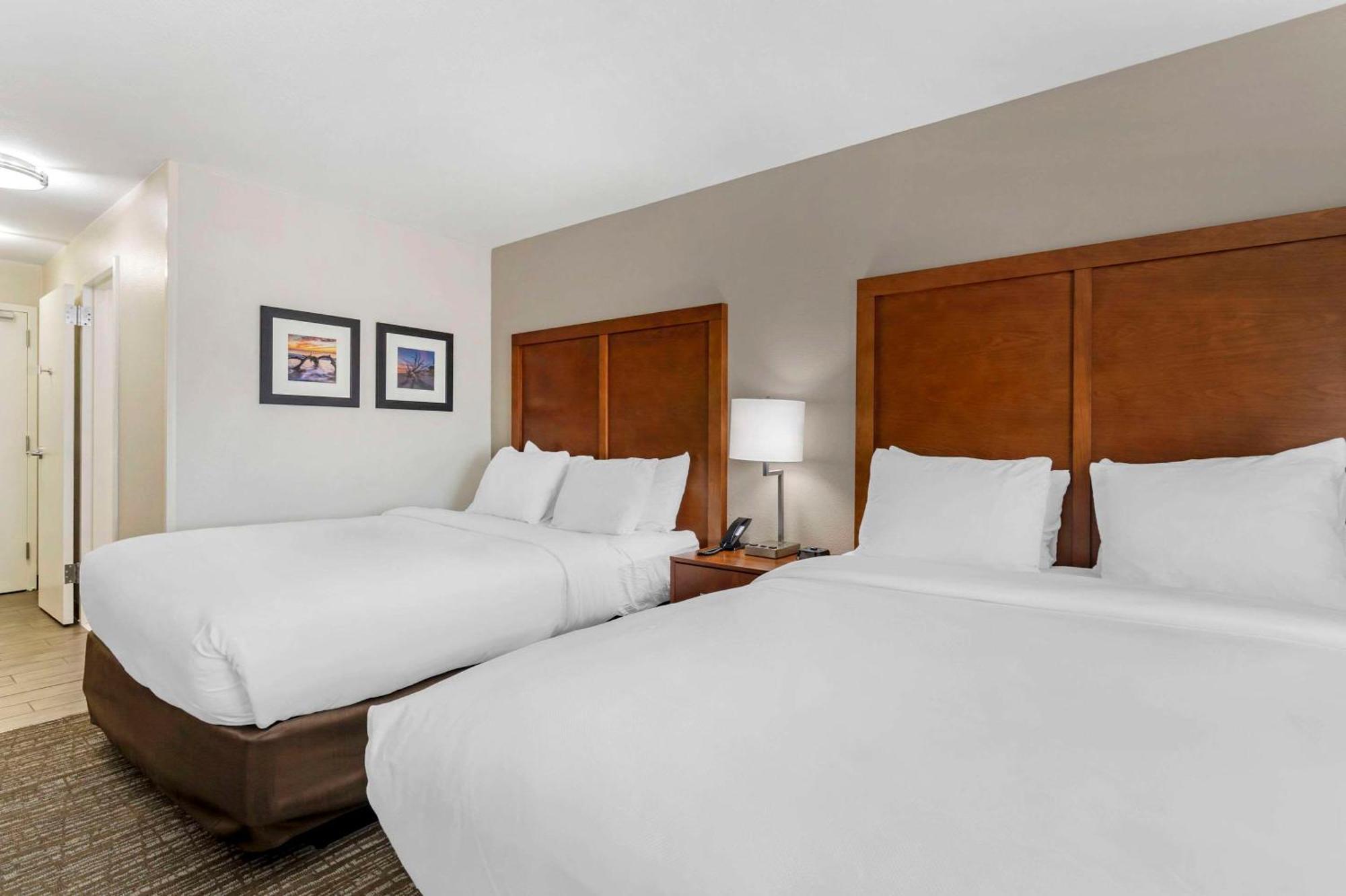 Comfort Inn & Suites บรันสวิก ภายนอก รูปภาพ