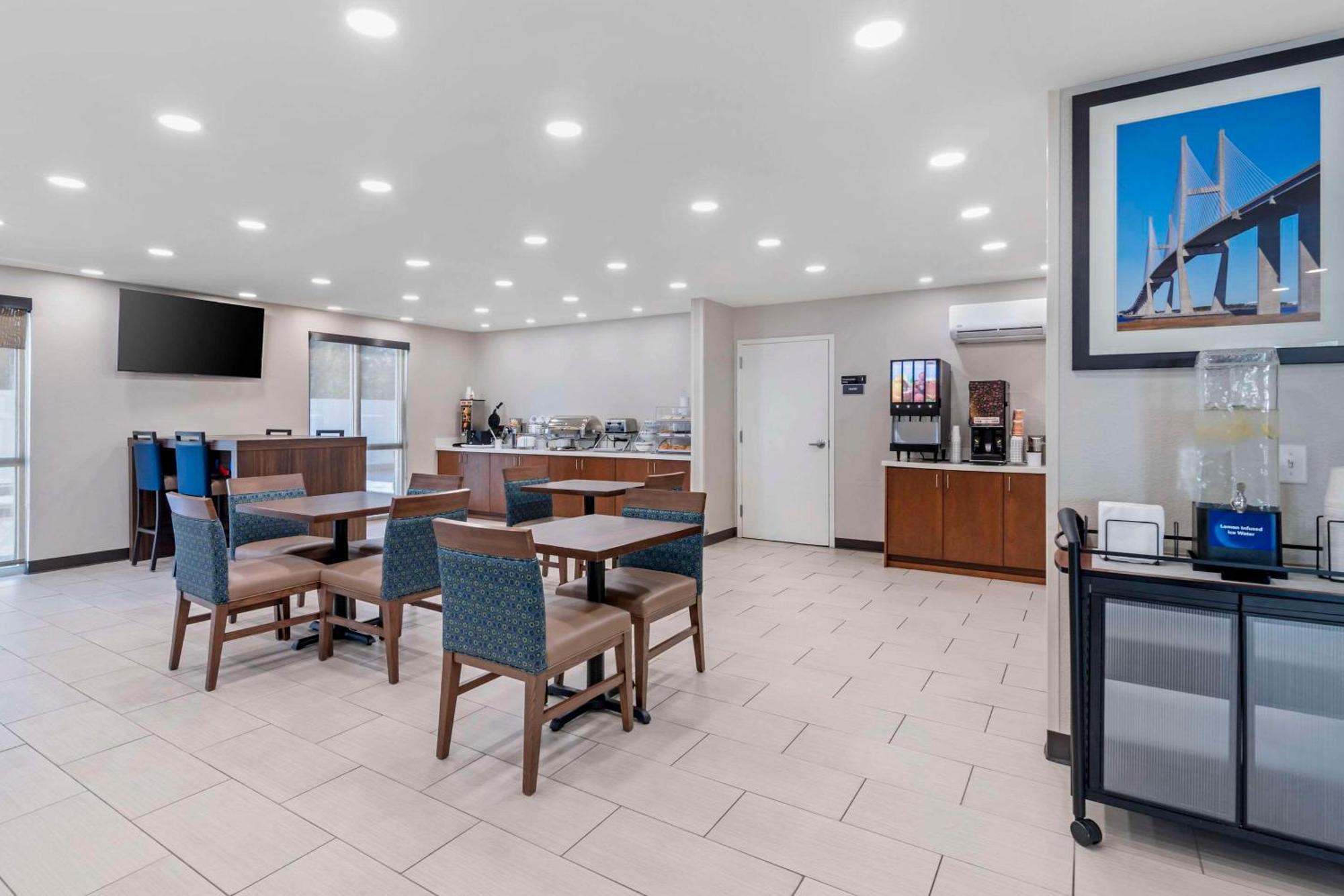 Comfort Inn & Suites บรันสวิก ภายนอก รูปภาพ