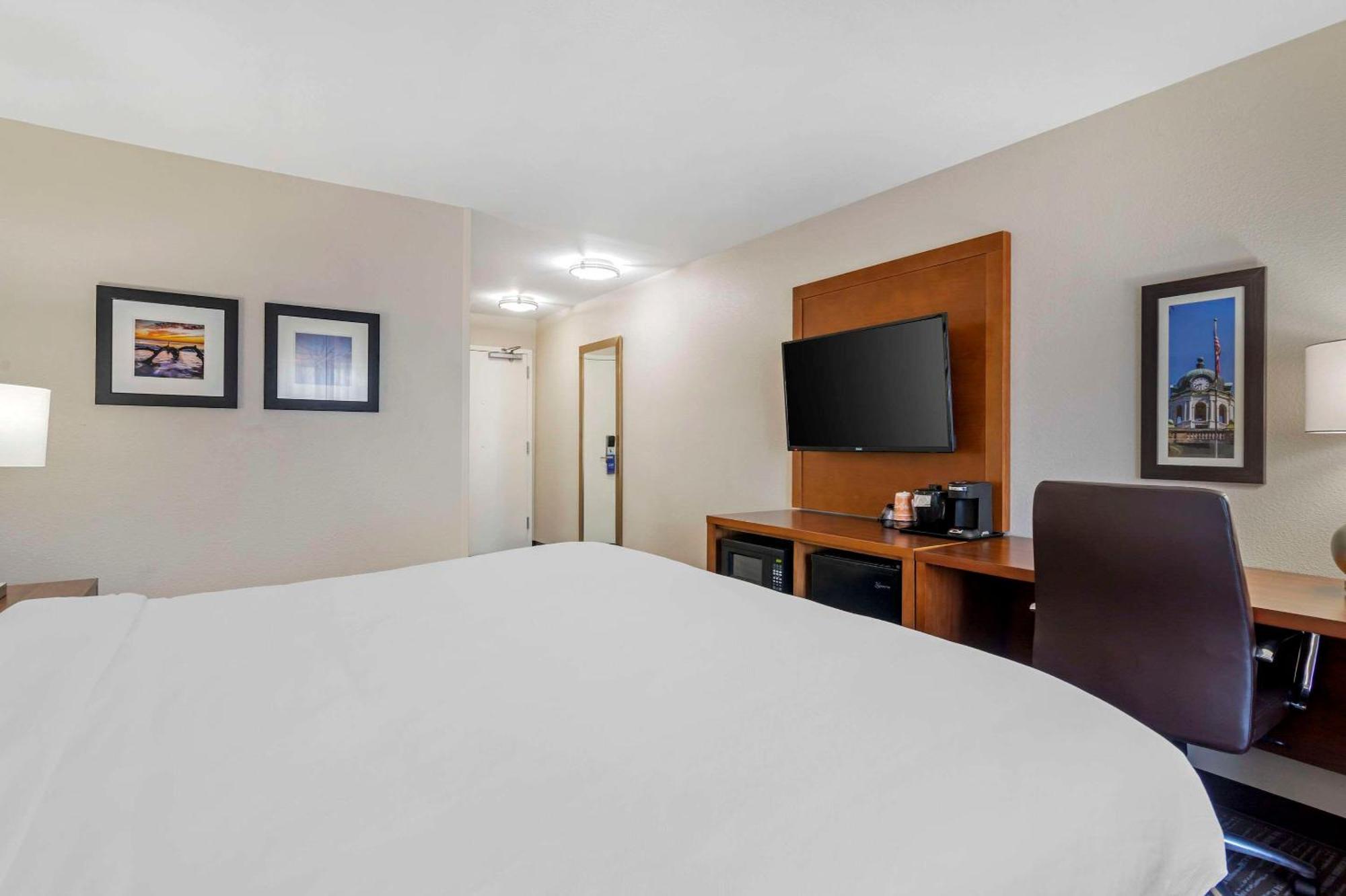Comfort Inn & Suites บรันสวิก ภายนอก รูปภาพ