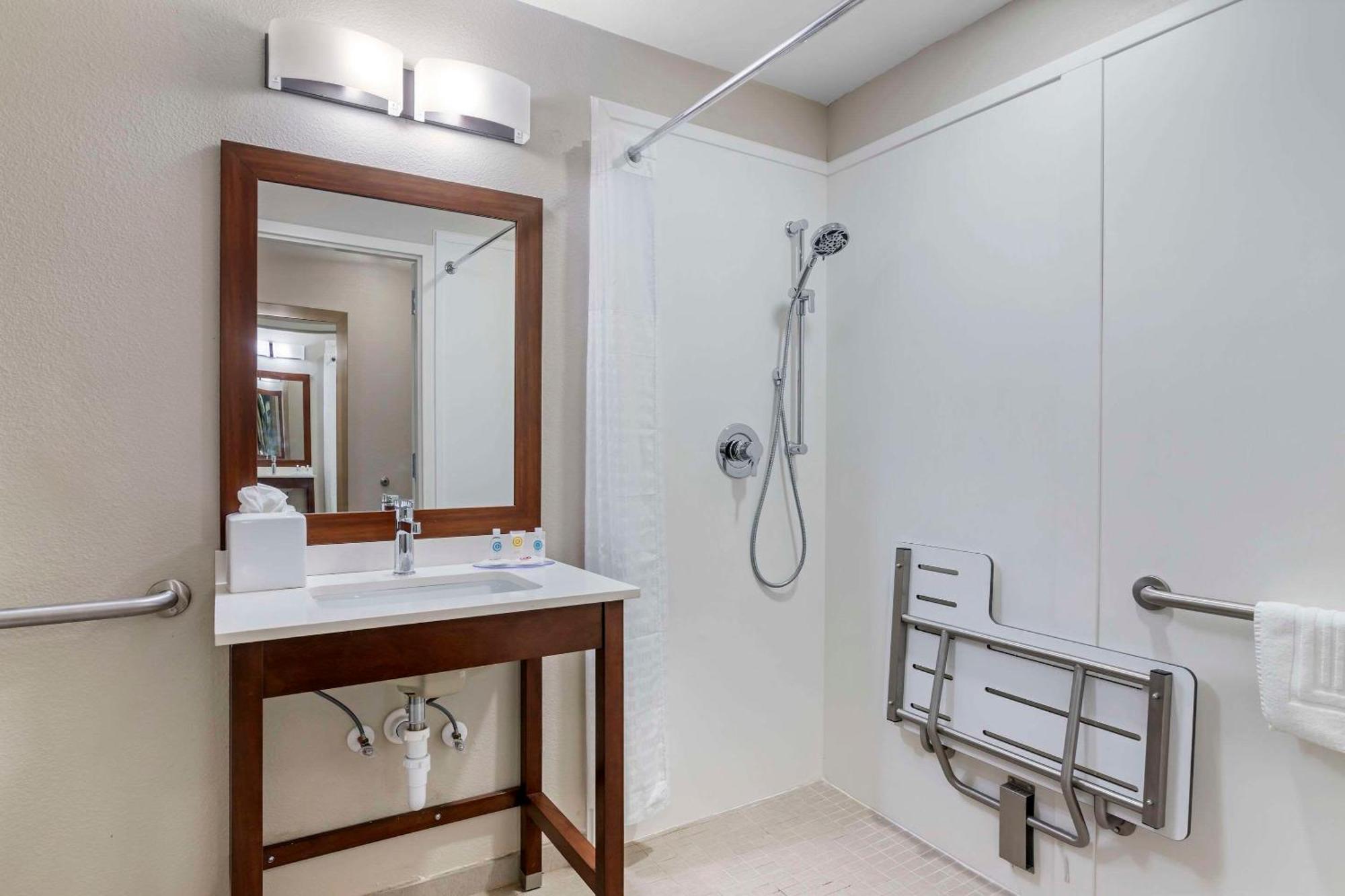 Comfort Inn & Suites บรันสวิก ภายนอก รูปภาพ