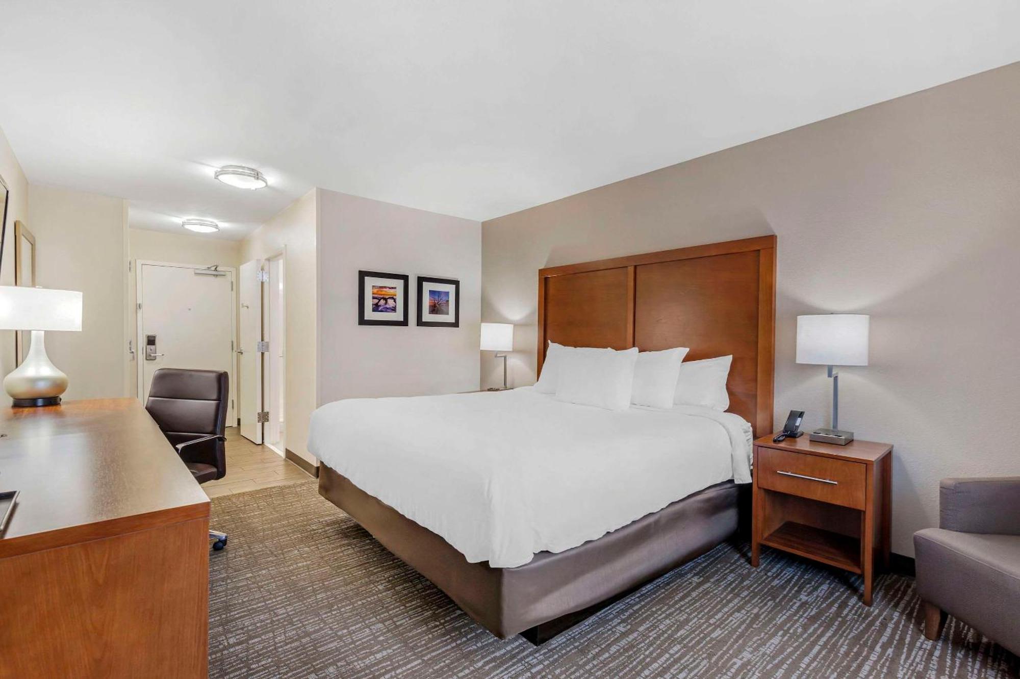 Comfort Inn & Suites บรันสวิก ภายนอก รูปภาพ